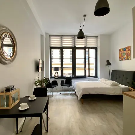 Апартаменти Premier Suites *