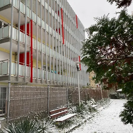 Апартаменти Premier Suites *